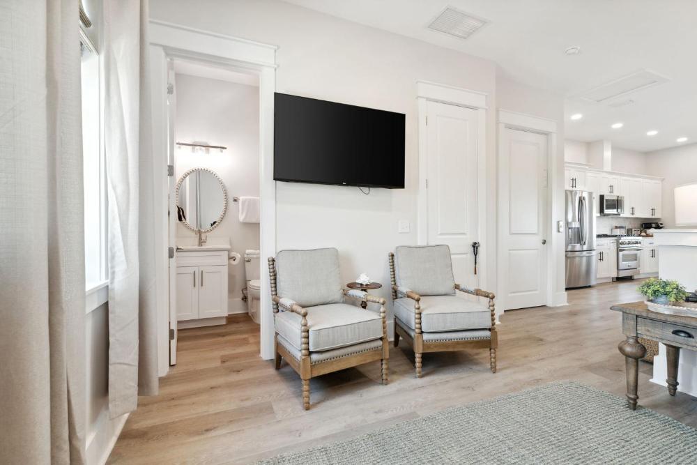 Grand Retreat II: 4BR, 5BA, sleeps 15 Private pool Your perfect escape!